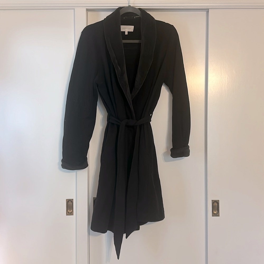 Victoria’s Secret fleece and cotton black robe size M